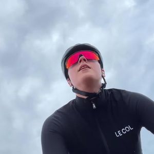 "Aus Langeweile": YouTuberin Annikazion radelt 450 Kilometer
