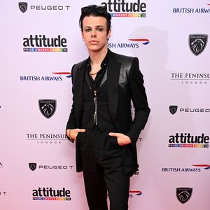 Musiker Yungblud genießt Freiheit in seiner Pansexualität