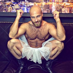 Sexpuppen-Liebhaber Yuri spricht über Liebesvergangenheit