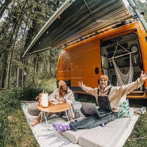 Yvonne Pferrer und Jeremy ernten Shitstorm für ihr Camping!