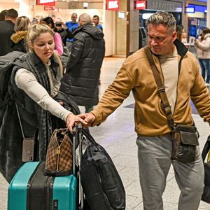 Peter gesteht: Es gab im Aufzug doch einen Kuss mit Yvonne!