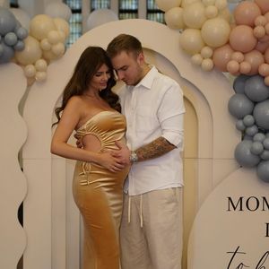Die Influencerin Yvonnedilauro verkündet das Babygeschlecht
