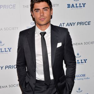 Hai-Alarm: Zac Efron schwimmt mit Meeres-Raubtier