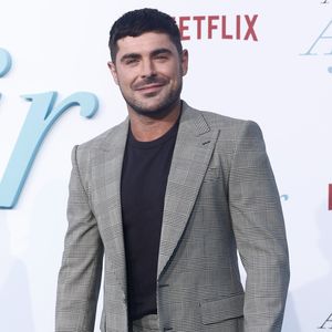 Seit November abgetaucht: Zac Efron strahlt beim NFL-Spiel