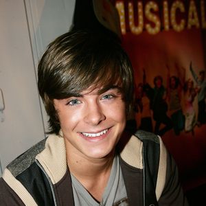 Zac Efron trägt wieder seine "High School Musical"-Frisur