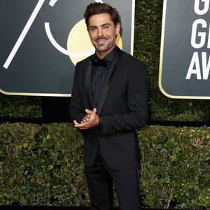 Welcher Hollywood-Hottie reitet so behaart durch die Prärie?