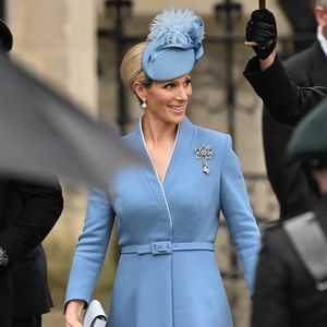 Zara Tindall zeigt sich total schick bei einem Pferderennen