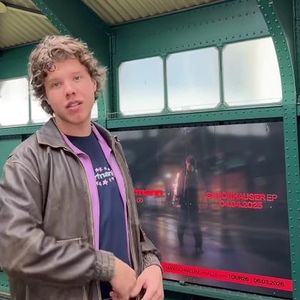 Newcomer Zartmann stürmt an die Spitze der Albumcharts