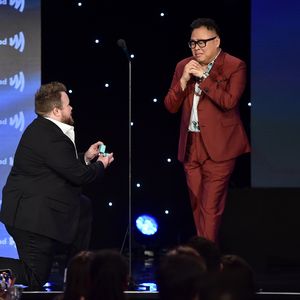 Auf großer Gala-Bühne: US-Star Nico Santos hat sich verlobt