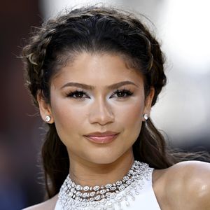 Bixie ade? Zendaya überrascht mit langen Wellen auf Premiere