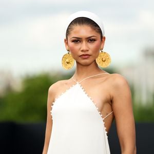 Zendaya in der Kritik: Sie trägt 3.000 Jahre alte Ohrringe