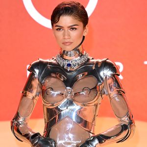 Wow! Zendaya strahlt bei "Dune"-Premiere im Roboter-Look