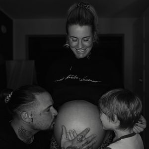 "Einer mehr": Zico Banach und Pia Tillmanns Baby ist da!