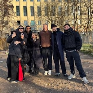 Erkannt? Harry Styles und Zoë Kravitz vorm Berliner Berghain