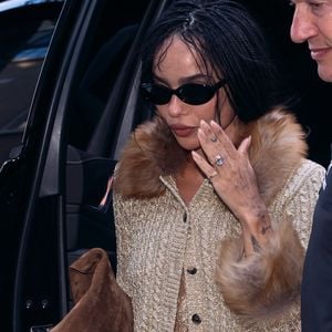 Es funkelt: Zoë Kravitz zeigt Ring bei Pre-Met-Gala-Dinner