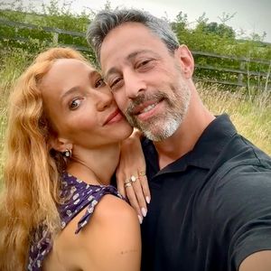 David Schwimmers Ex-Frau Zoe verlobt sich mit Promiarzt