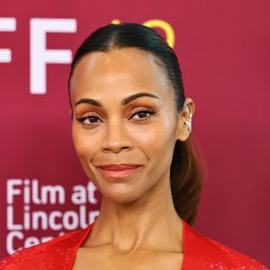Zoe Saldana begeistert in Spitzen-Look bei Filmfestival