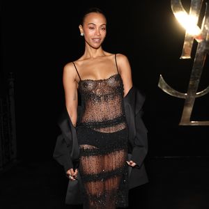Ohne BH: Zoe Saldana zeigt sich im transparenten Kleid