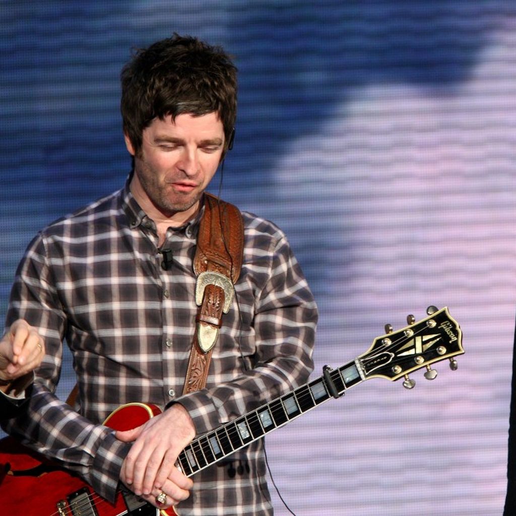 Noel Gallagher, Oasis und Liam Gallagher