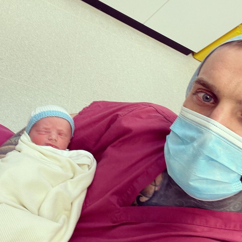 Aaron Chalmers mit seinem Sohn Maddox