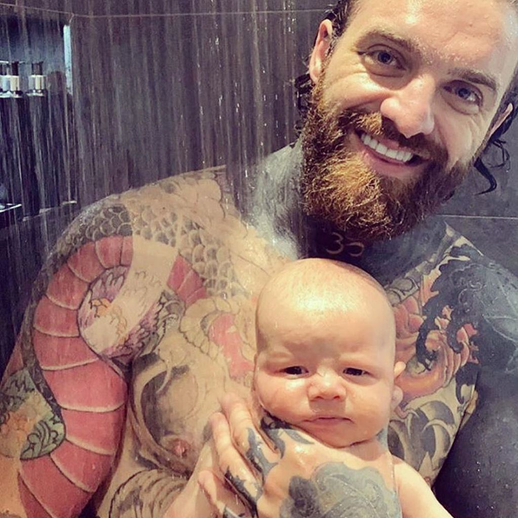 Aaron Chalmers und sein Sohn Romeo