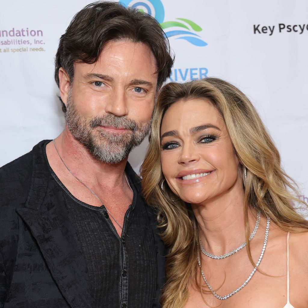 Aaron Phypers und Denise Richards, Mai 2025
