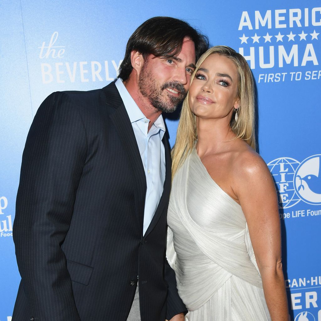Aaron Phypers und Denise Richards, 2018