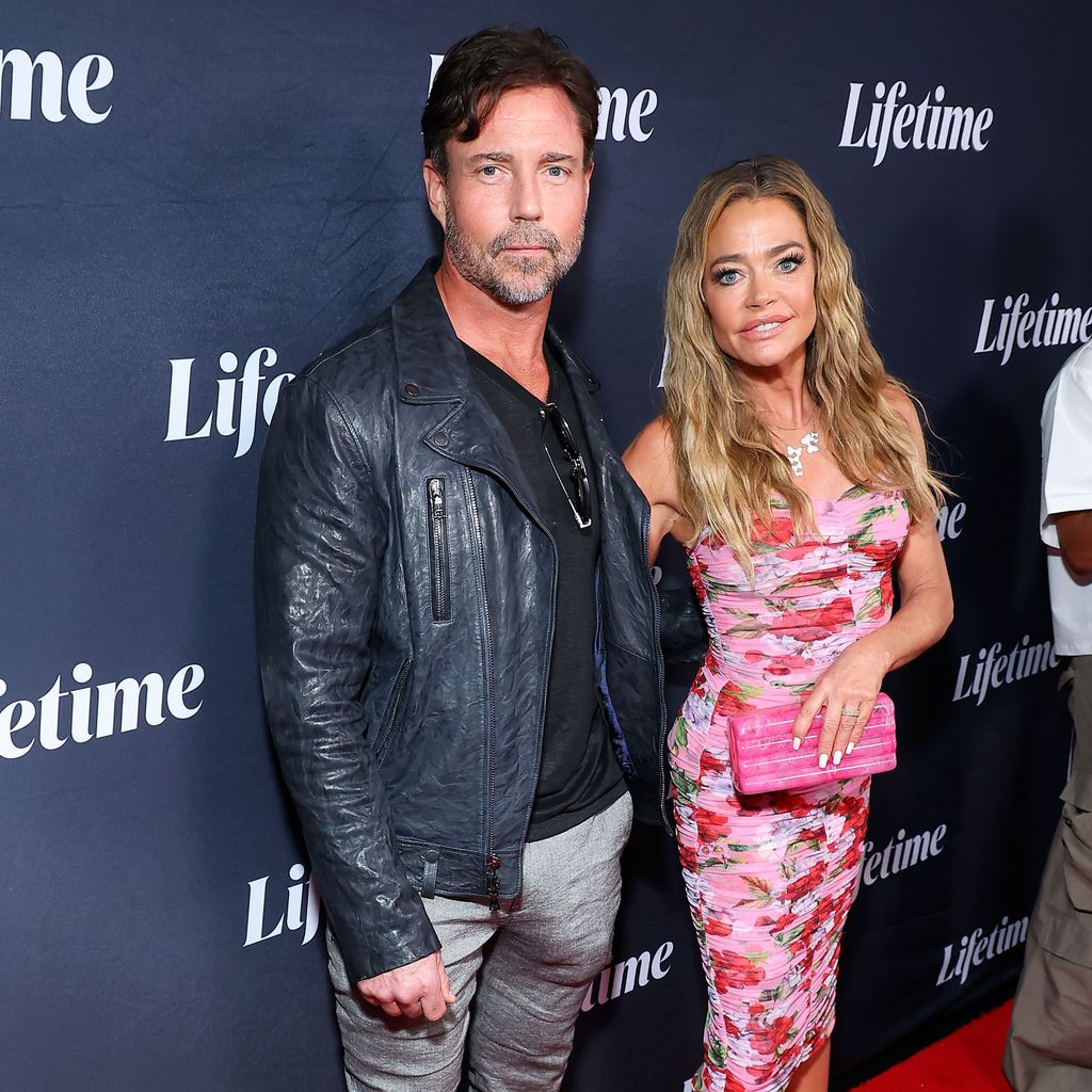 Aaron Phypers und Denise Richards, August 2024