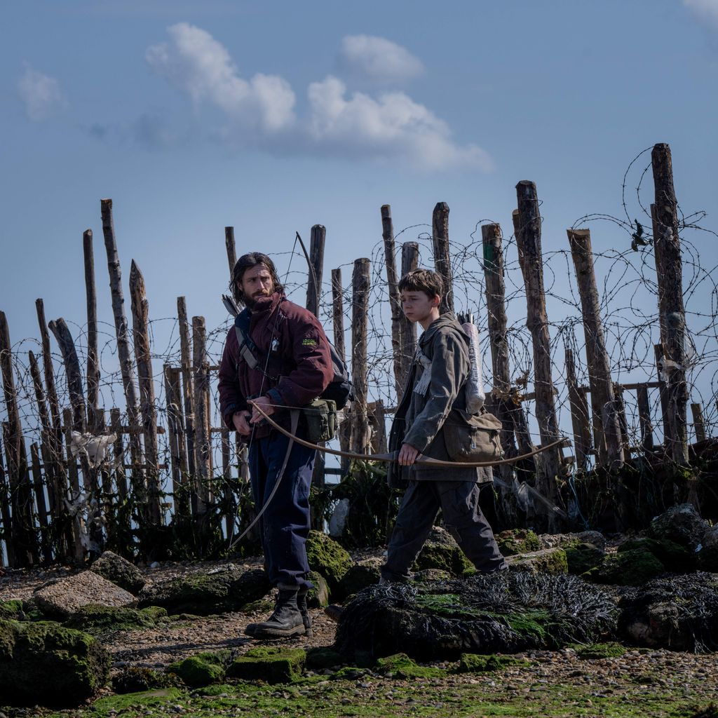 Aaron Taylor-Johnson und Alfie Williams in "28 Years Later"