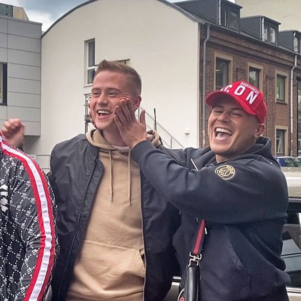 Aaron Troschke, Leon Machères Nachbar, Marvin Wildhage und Leon Machère