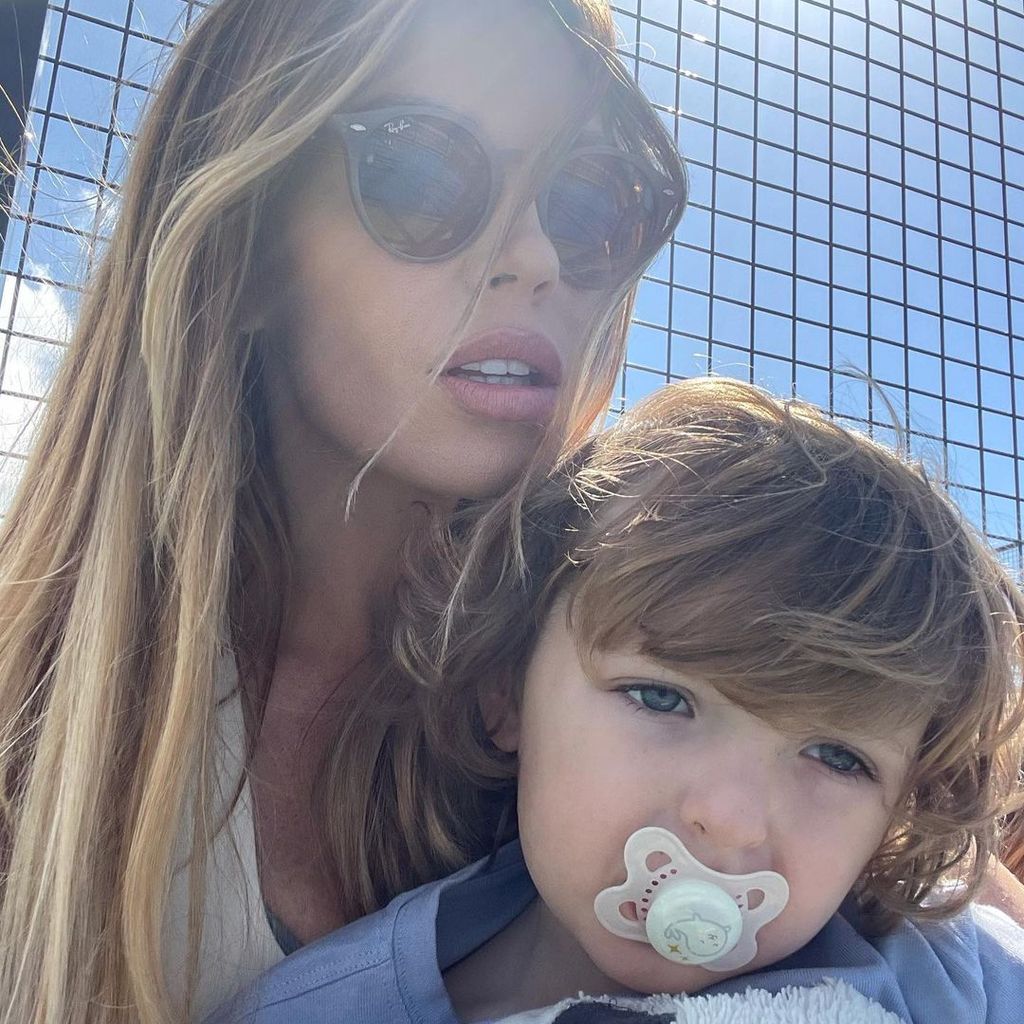 Abbey Clancy und ihr Sohn Jack im April 2022