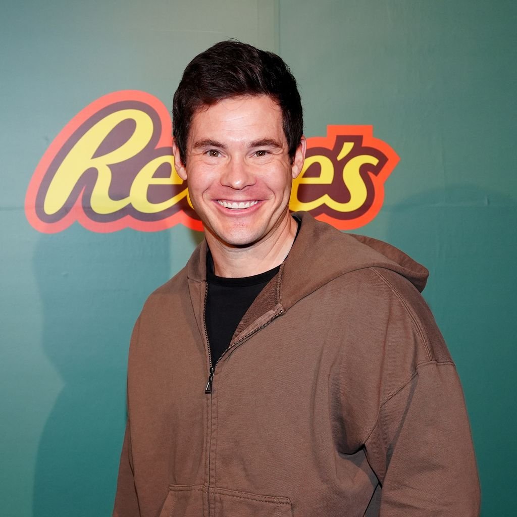 Adam DeVine, Komiker