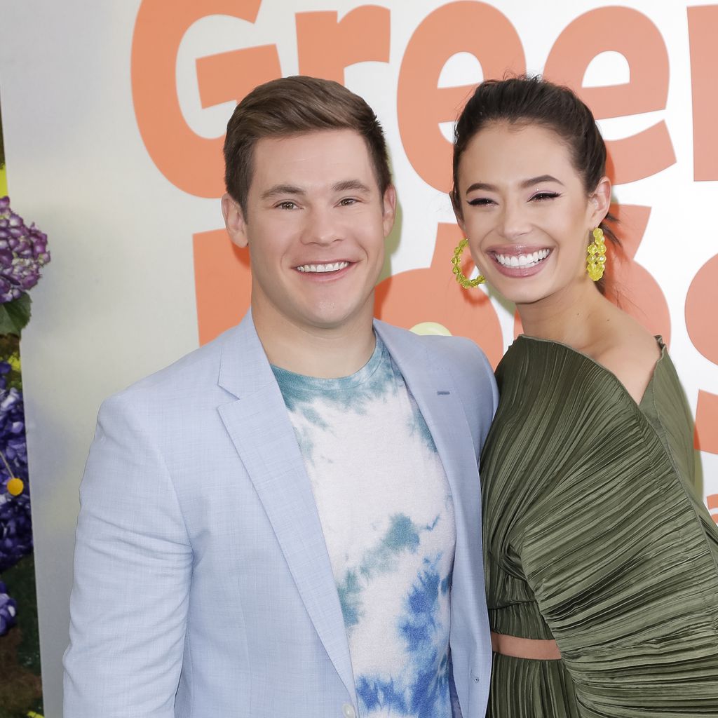Adam DeVine und Chloe Bridges bei der Filmpremiere von "Green Eggs and Ham"