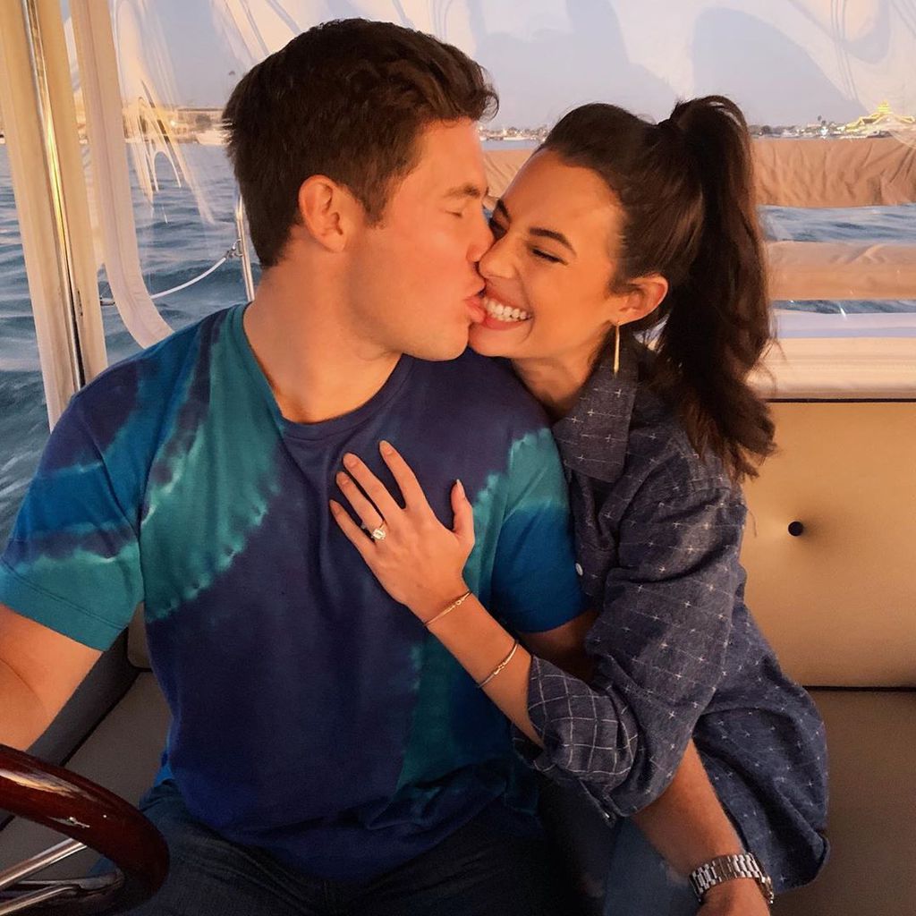 Adam Devine und Chloe Bridges
