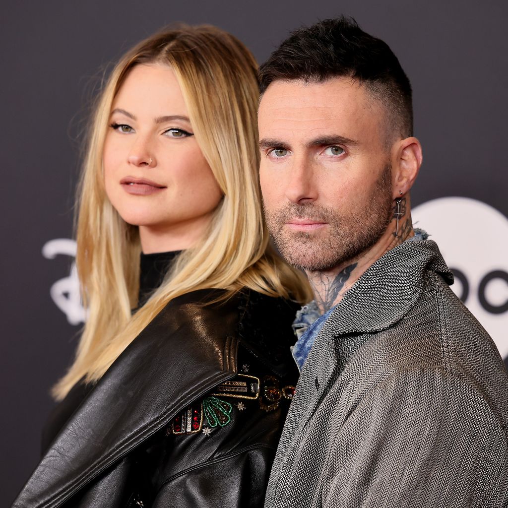 Adam Levine mit seiner Frau Behati Prinsloo