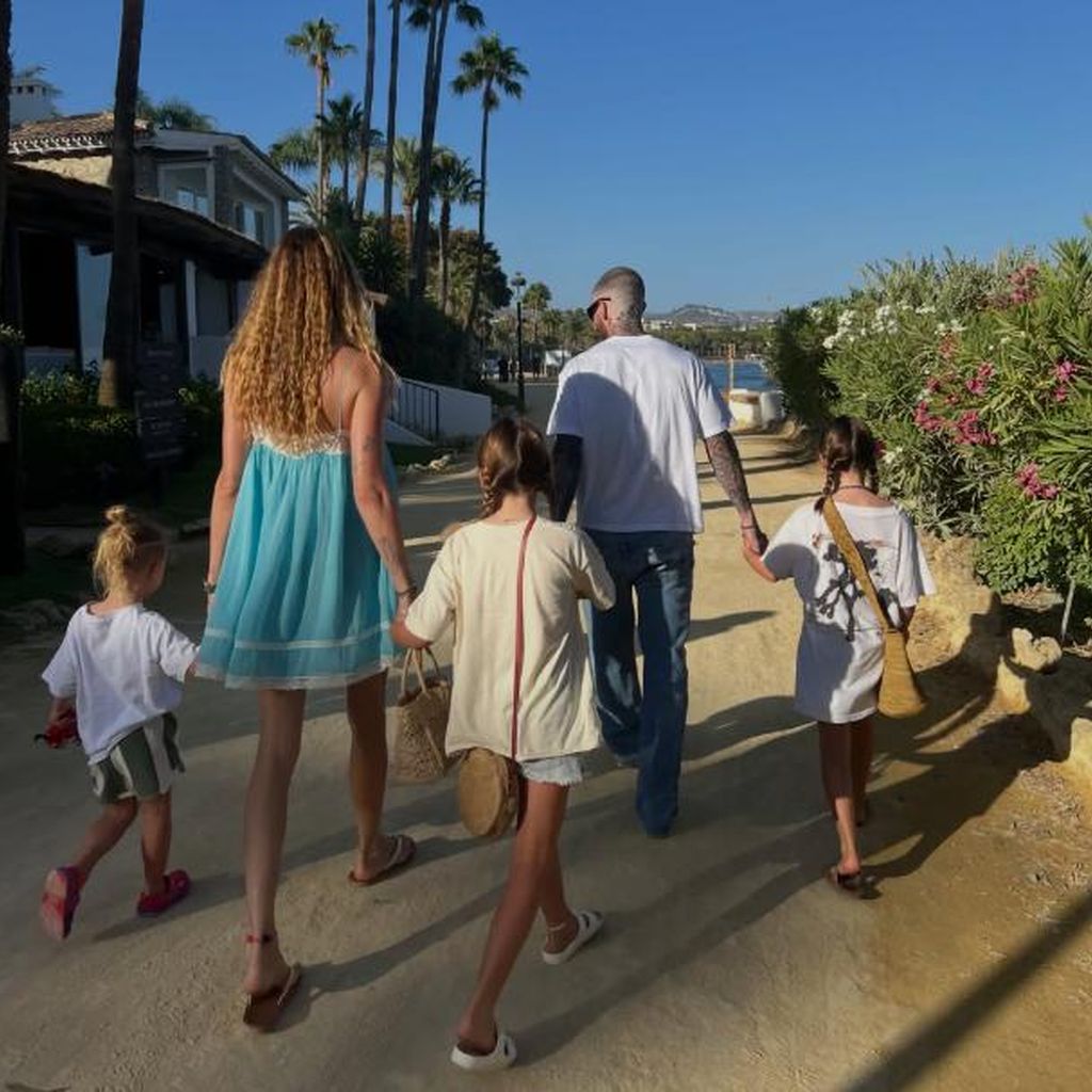 Adam Levine mit seiner Familie, Juli 2026