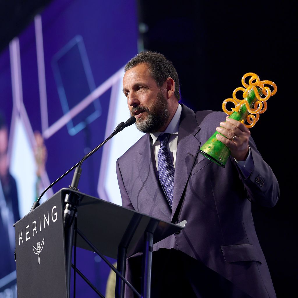 Adam Sandler nimmt bei dem Palm Springs International Film Festival den Chairman’s Award entgegen