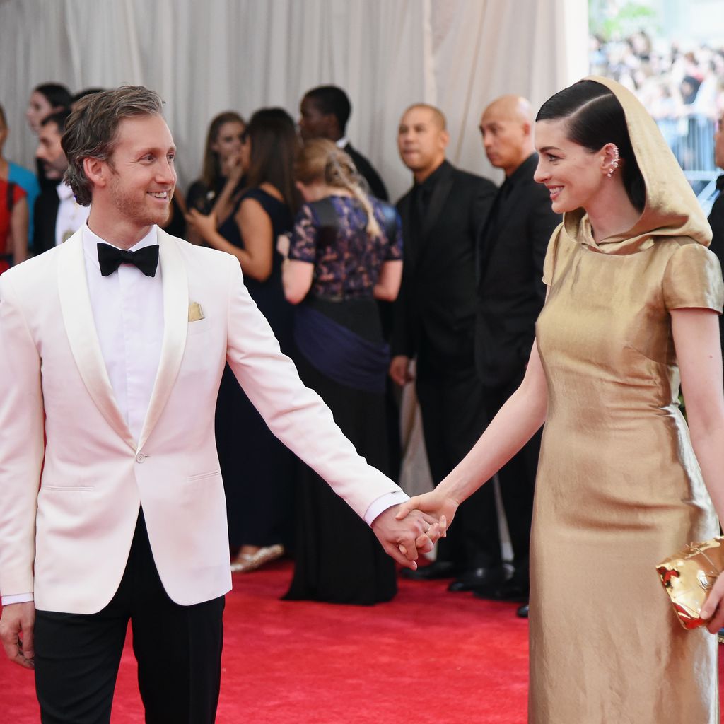 Adam Shulman und Anne Hathaway bei einer Benefiz-Gala in New York 2015