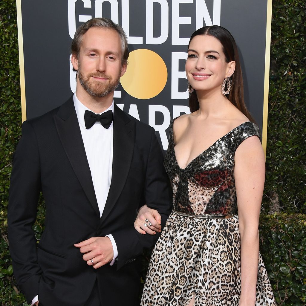 Adam Shulman und Anne Hathaway bei den Golden Globes 2019