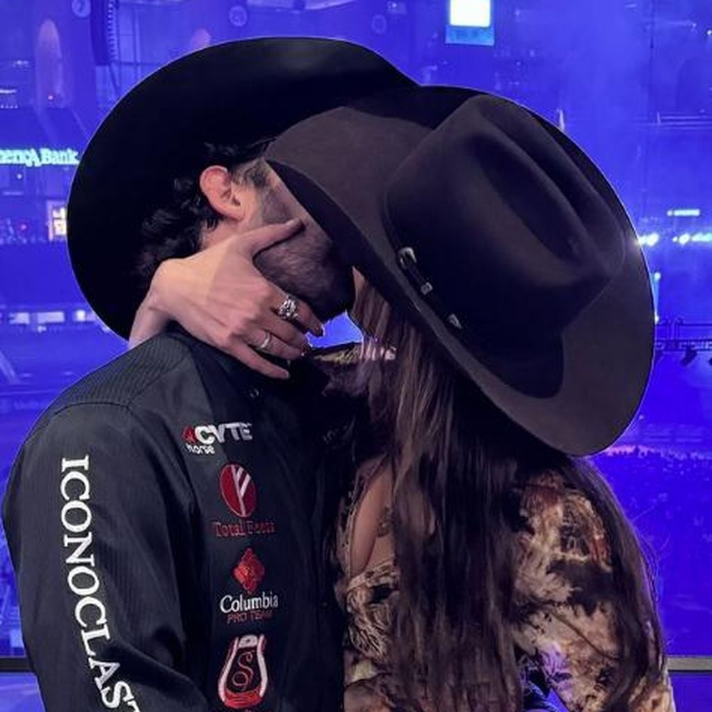 Adan Banuelos und Bella Hadid