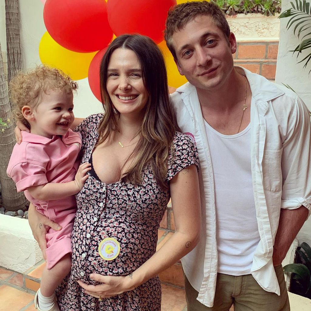 Addison Timlin und Jeremy Allen White mit ihrer Tochter