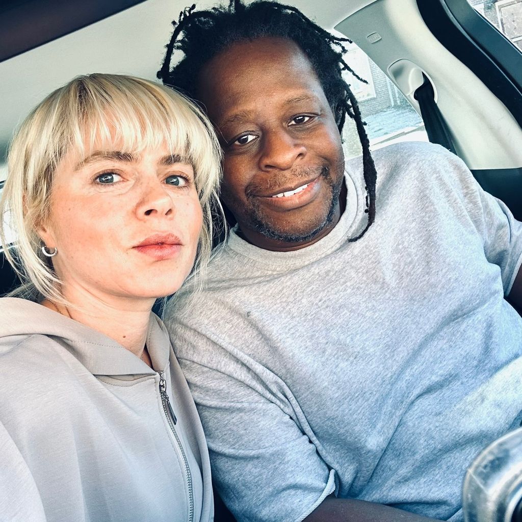 Adelina Zilai und Mola Adebisi, März 2026