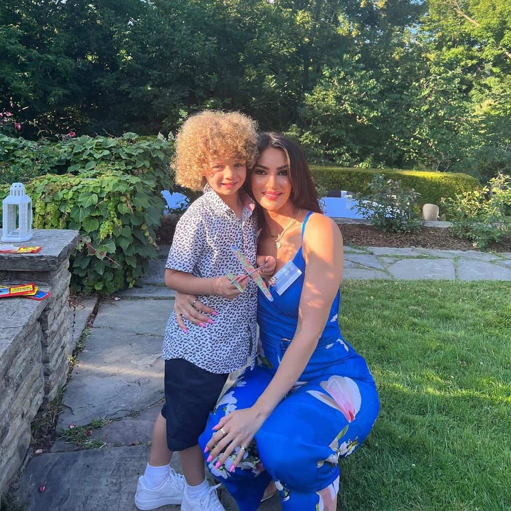 Sophie Brussaux mit ihrem und Drakes Sohn Adonis
