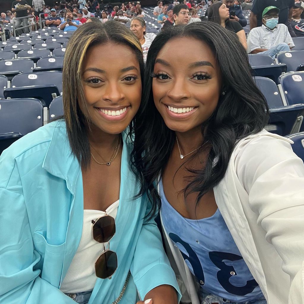Adria und Simone Biles im August 2022