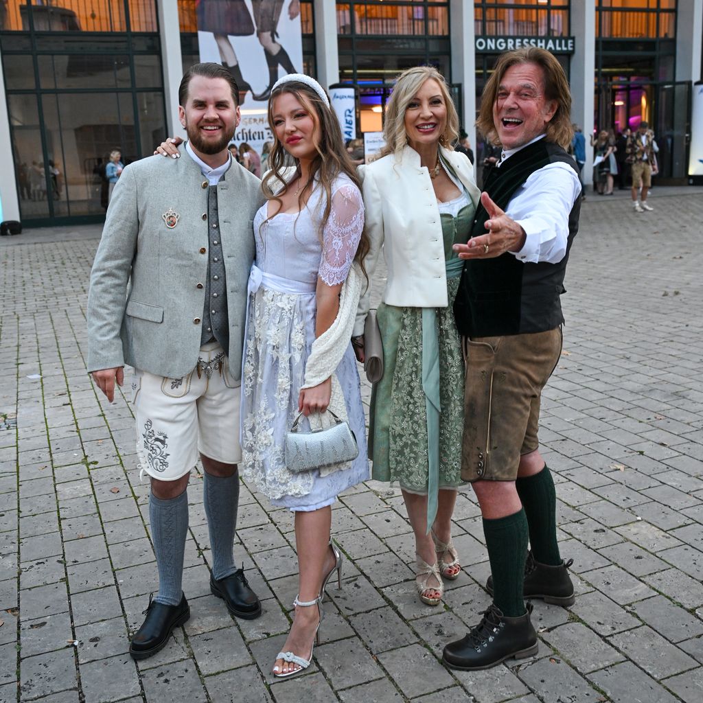 Adrian Louis, Joelina Drews, Ramona Drews und Jürgen Drews im September 2024