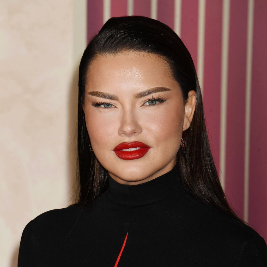 Adriana Lima bei der Premiere von "The Ballad of Songbirds & Snakes" im TCL Chinese Theatre in Hollywood, 13. November 2023