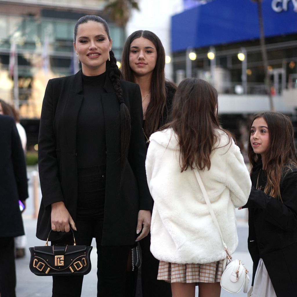 Adriana Lima mit ihrer Familie