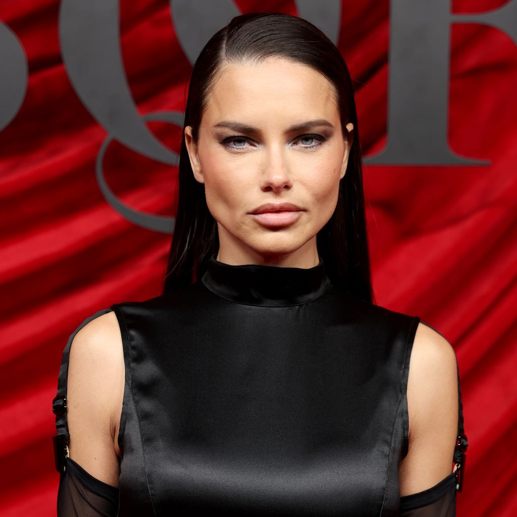Adriana Lima bei der Pariser Fashion Week, September 2024