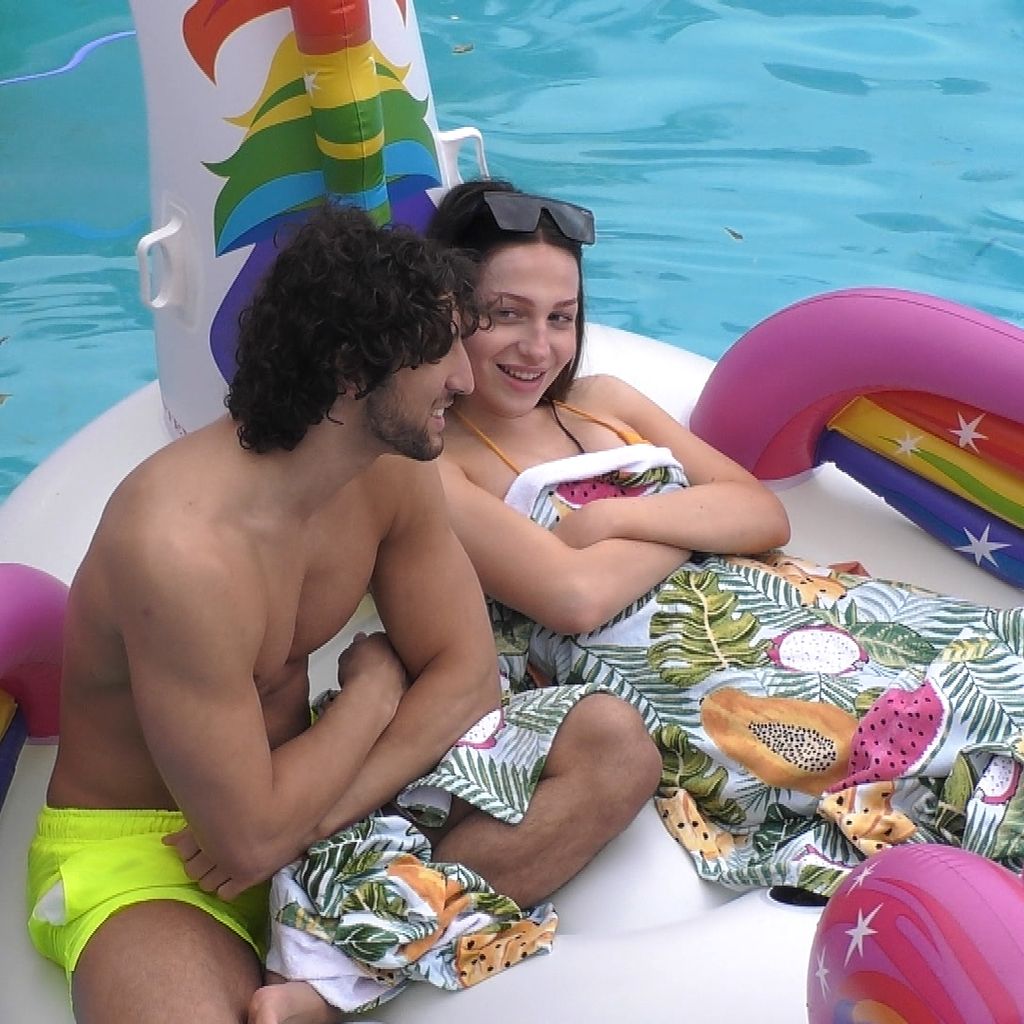 Adriano und Jessica in der ersten "Love Island"-Folge