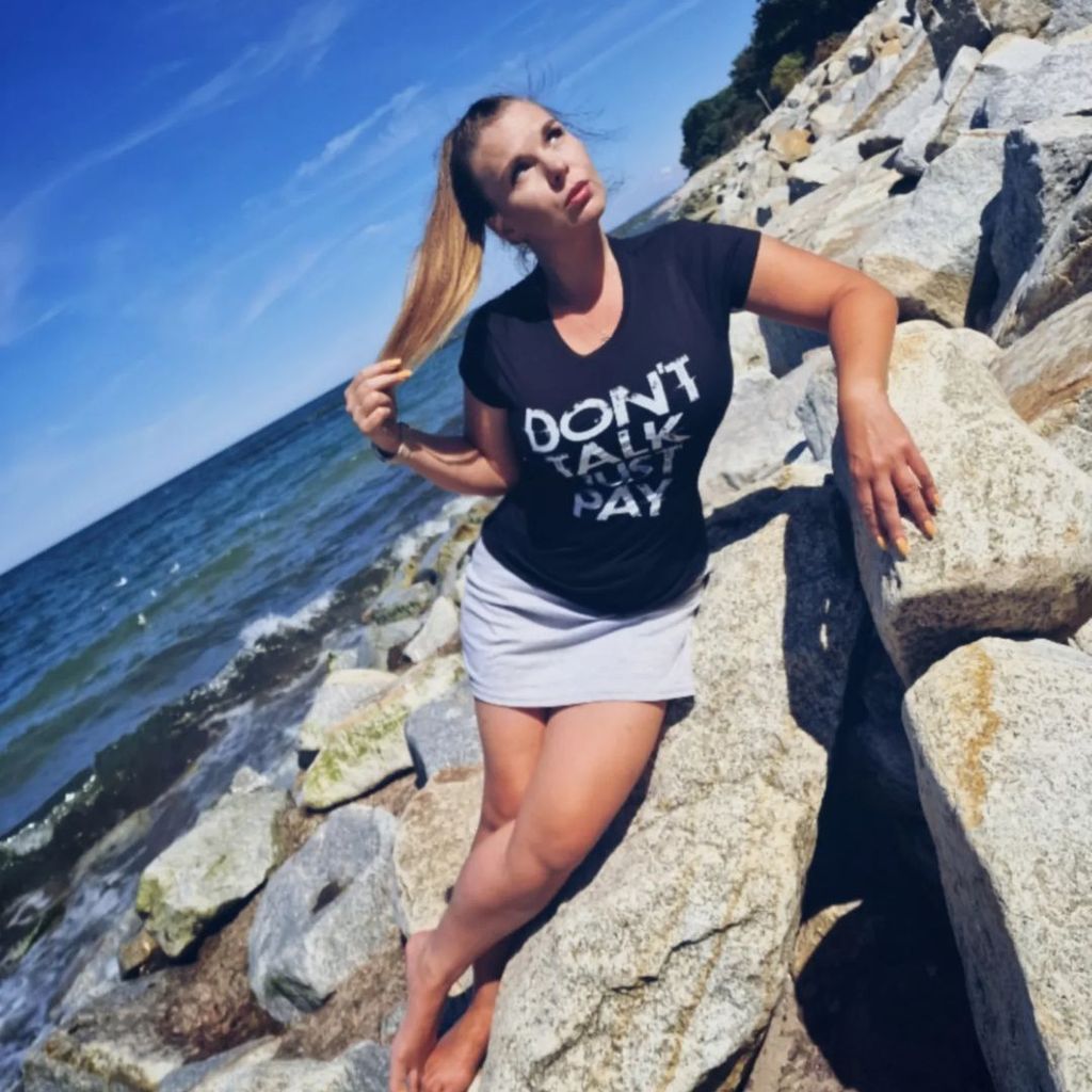 Aische Pervers, Erotik-Model